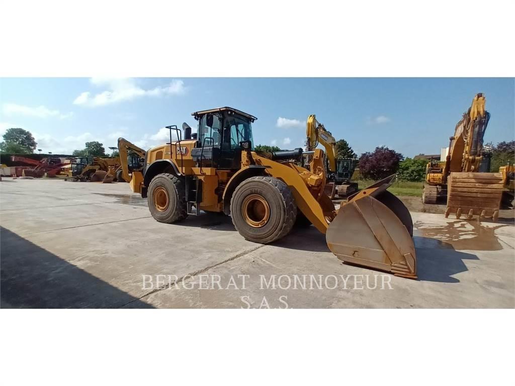 CAT 972M XE Pale gommate