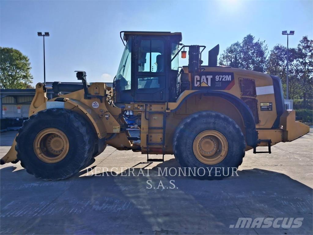 CAT 972M XE Pale gommate
