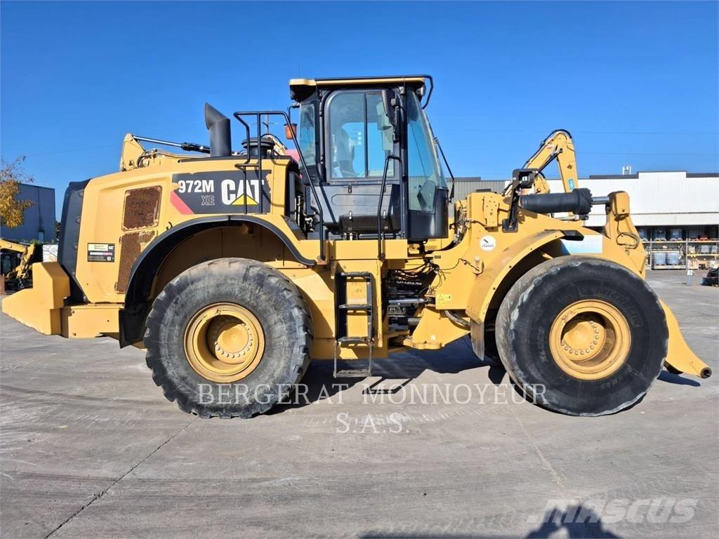 CAT 972M XE Pale gommate
