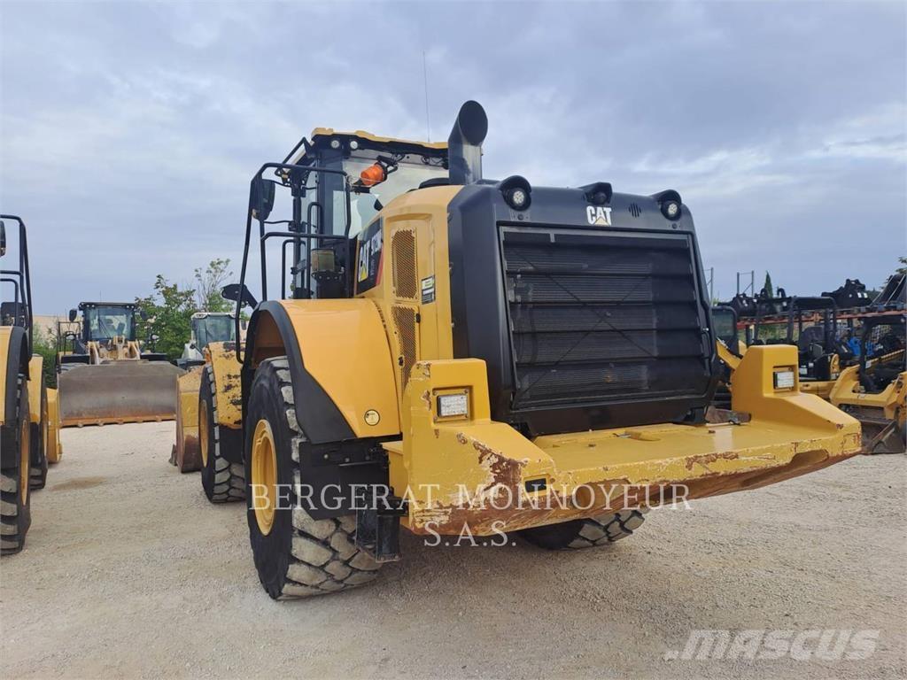 CAT 972M XE Pale gommate