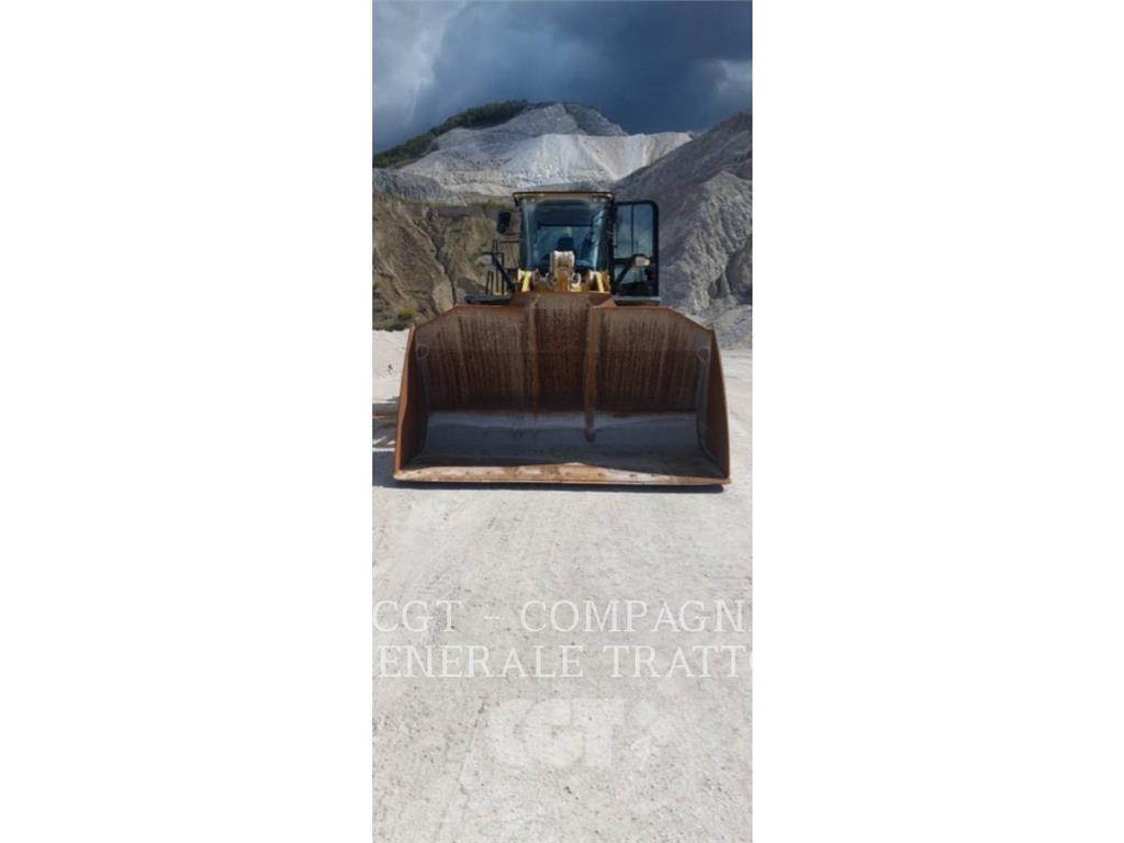 CAT 972M XE Pale gommate