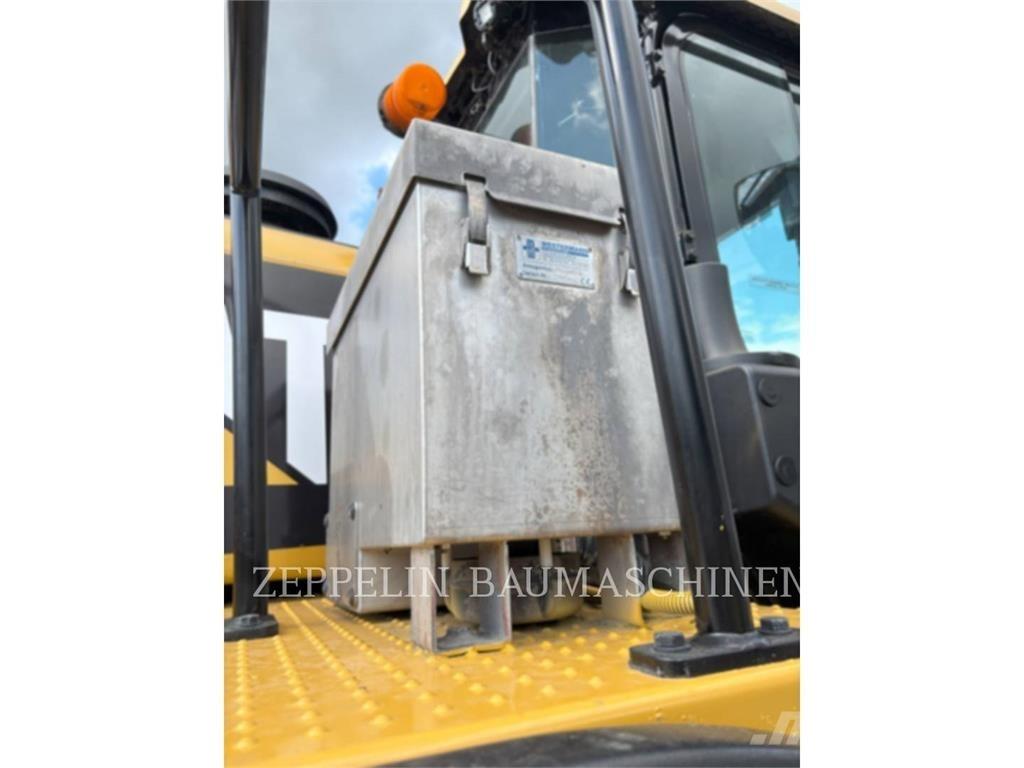CAT 972MXE Pale gommate