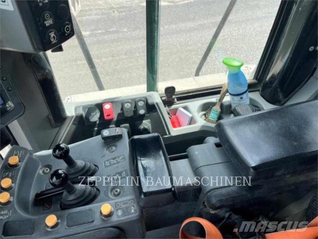 CAT 972MXE Pale gommate