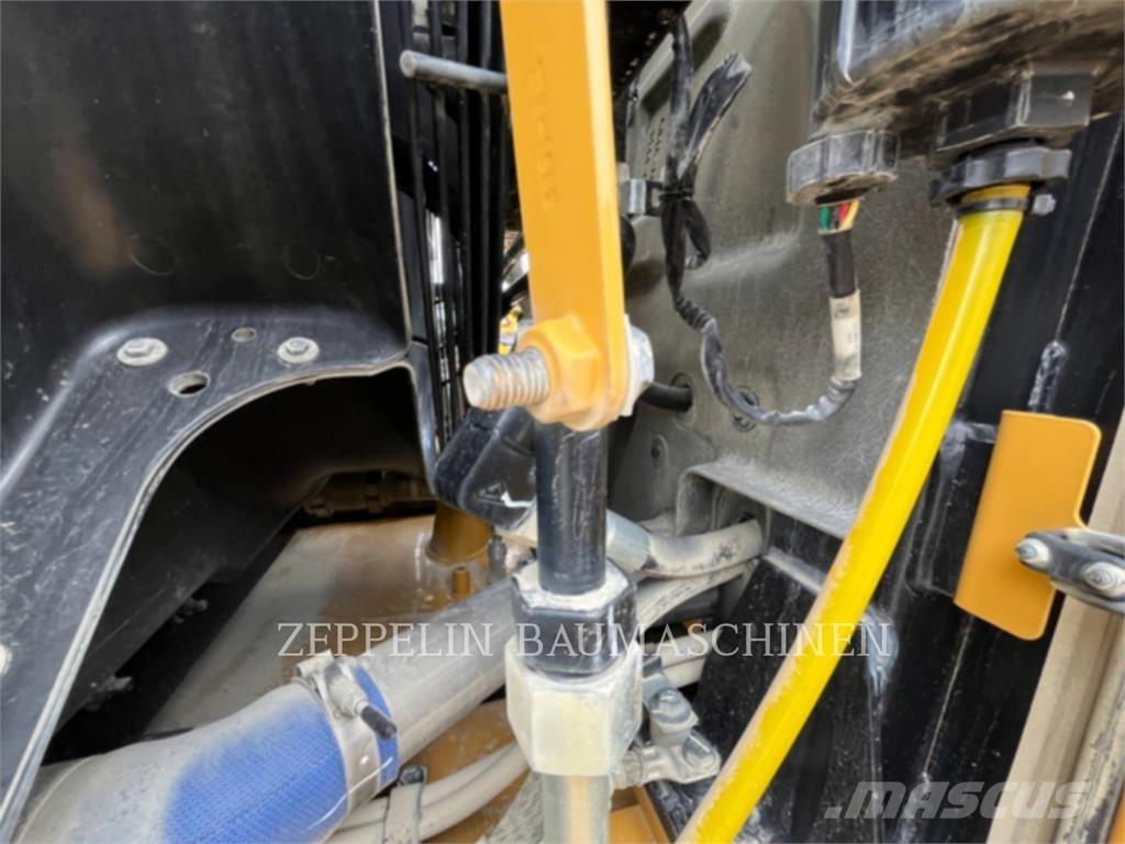 CAT 972MXE Pale gommate