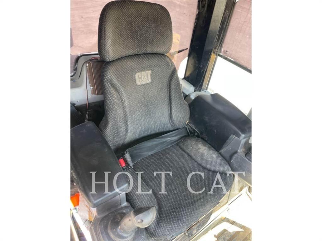 CAT 973K Pale cingolate