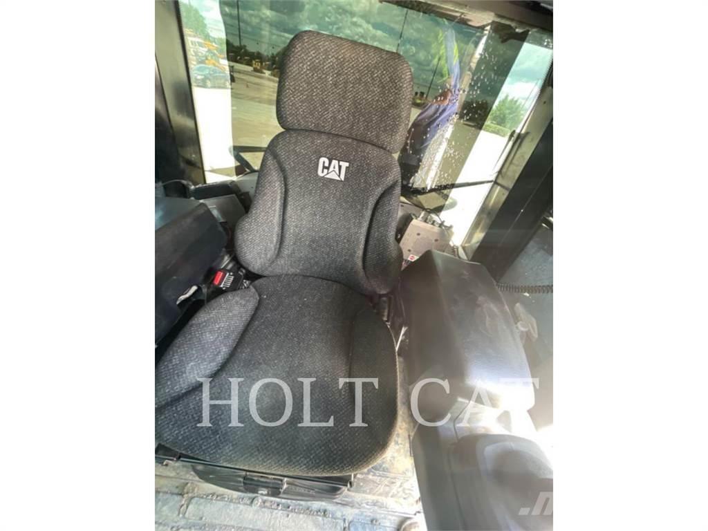 CAT 973K Pale cingolate