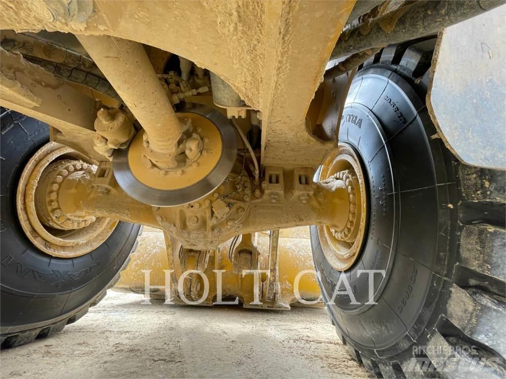 CAT 980-14 Pale gommate