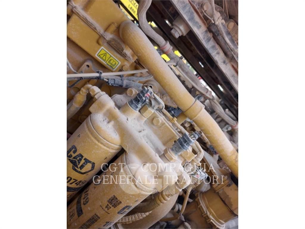 CAT 980M Pale gommate