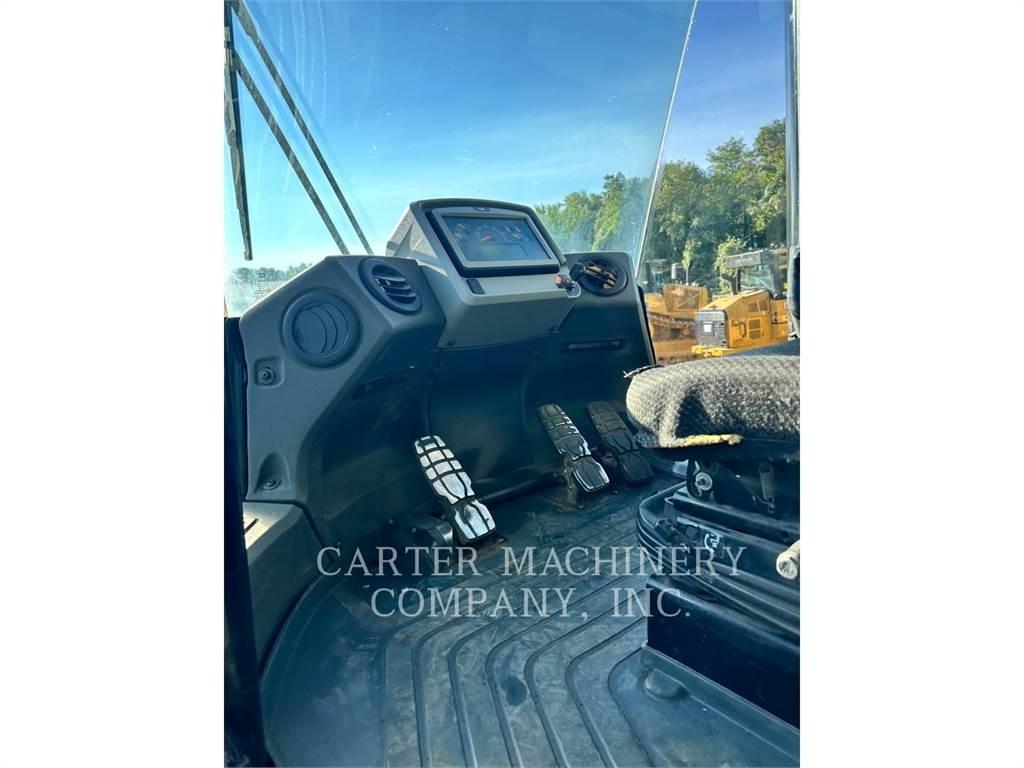 CAT 980M Pale gommate