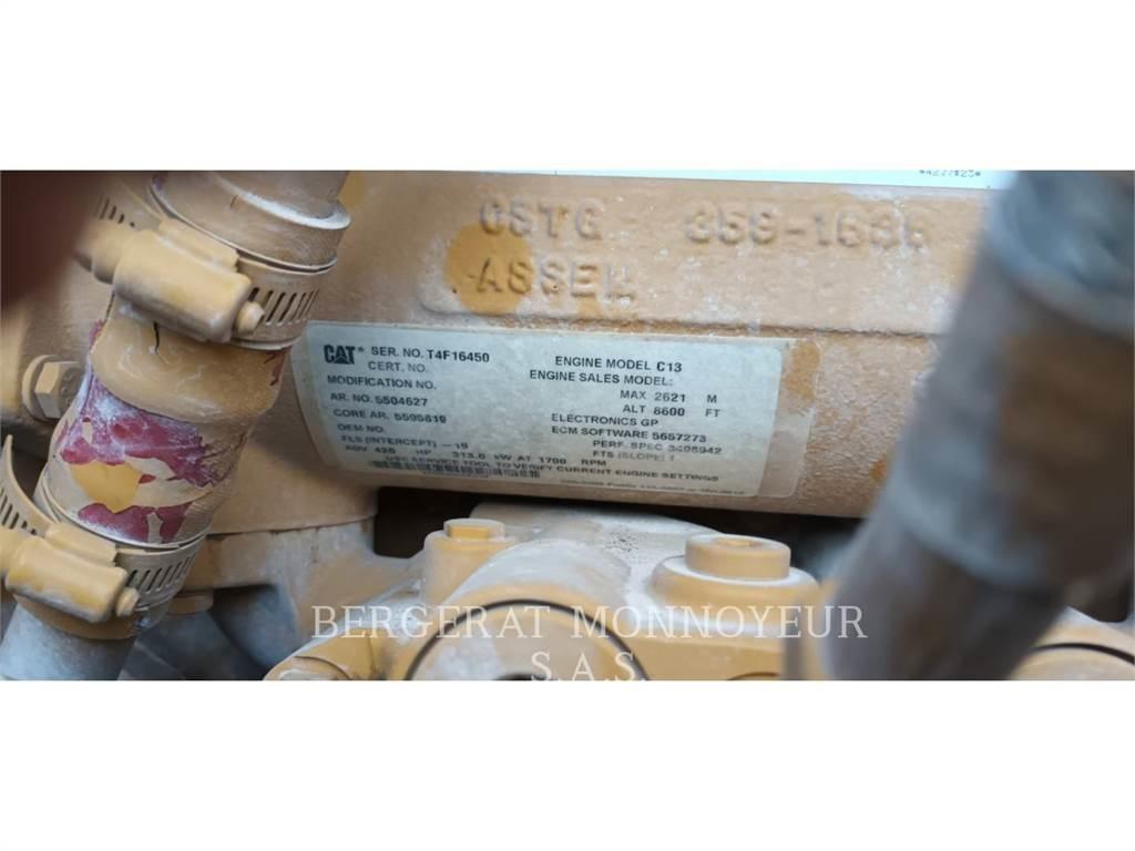 CAT 980M Pale gommate