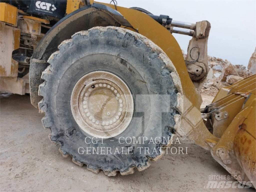CAT 980M Pale gommate