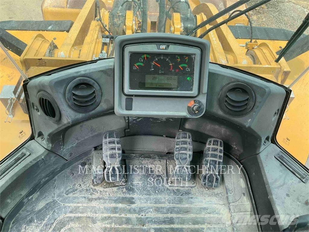 CAT 980M Pale gommate