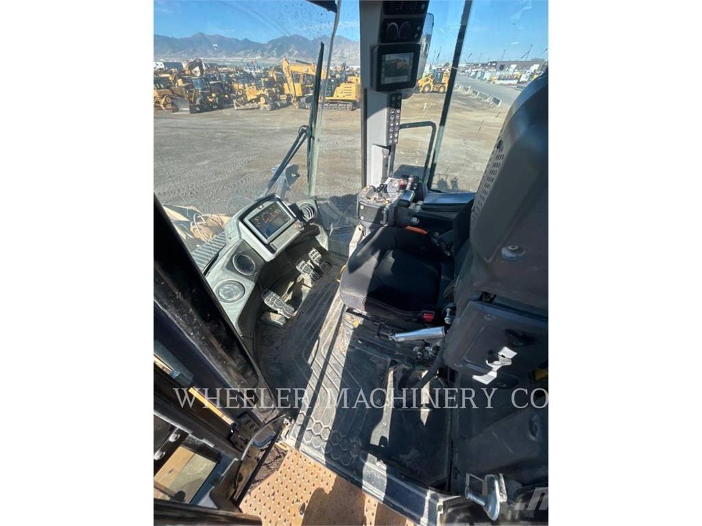 CAT 980M Pale gommate