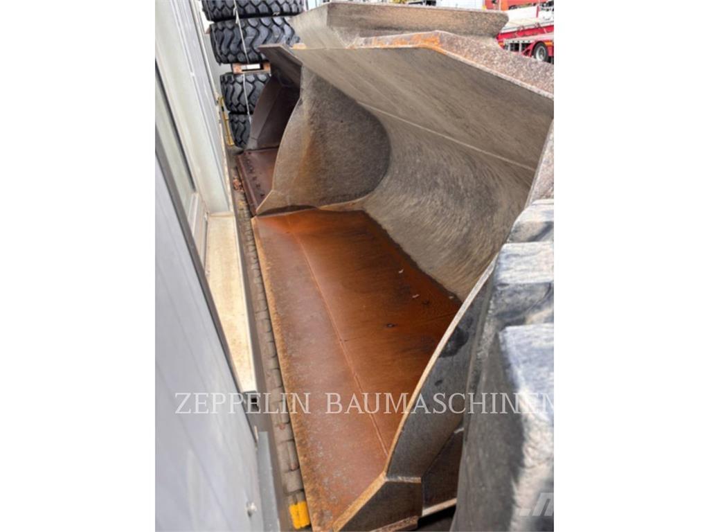 CAT 980M Pale gommate