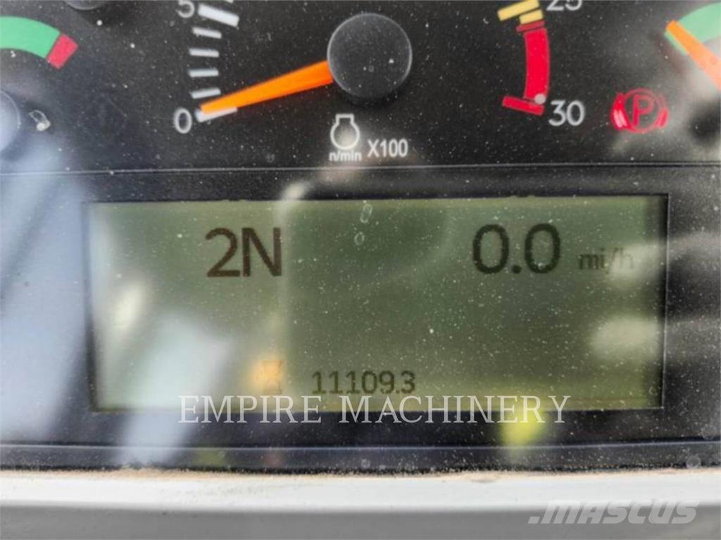 CAT 980M Pale gommate