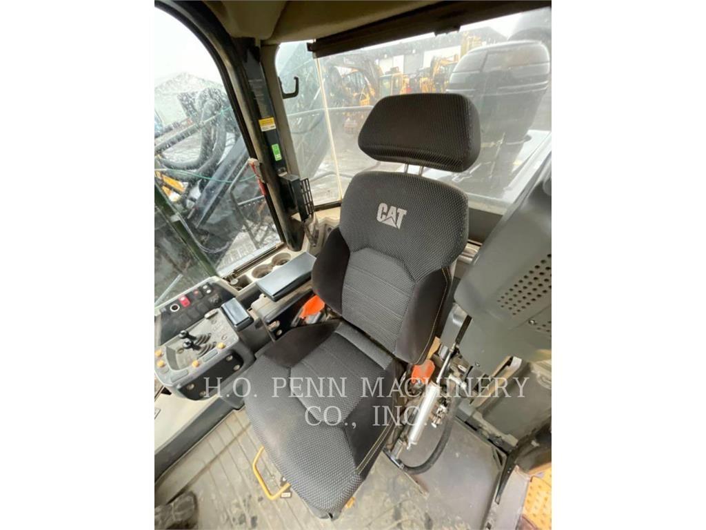 CAT 980M Pale gommate