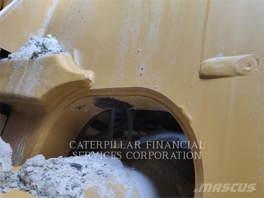 CAT 982-14XE Pale gommate