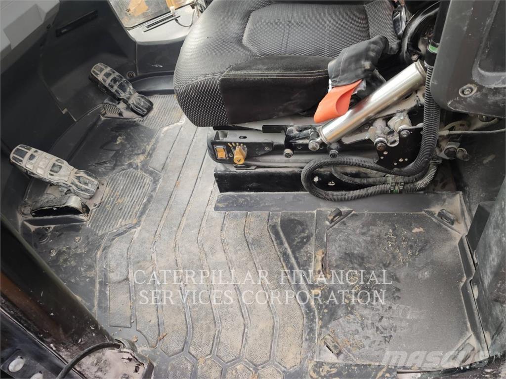 CAT 982-14XE Pale gommate