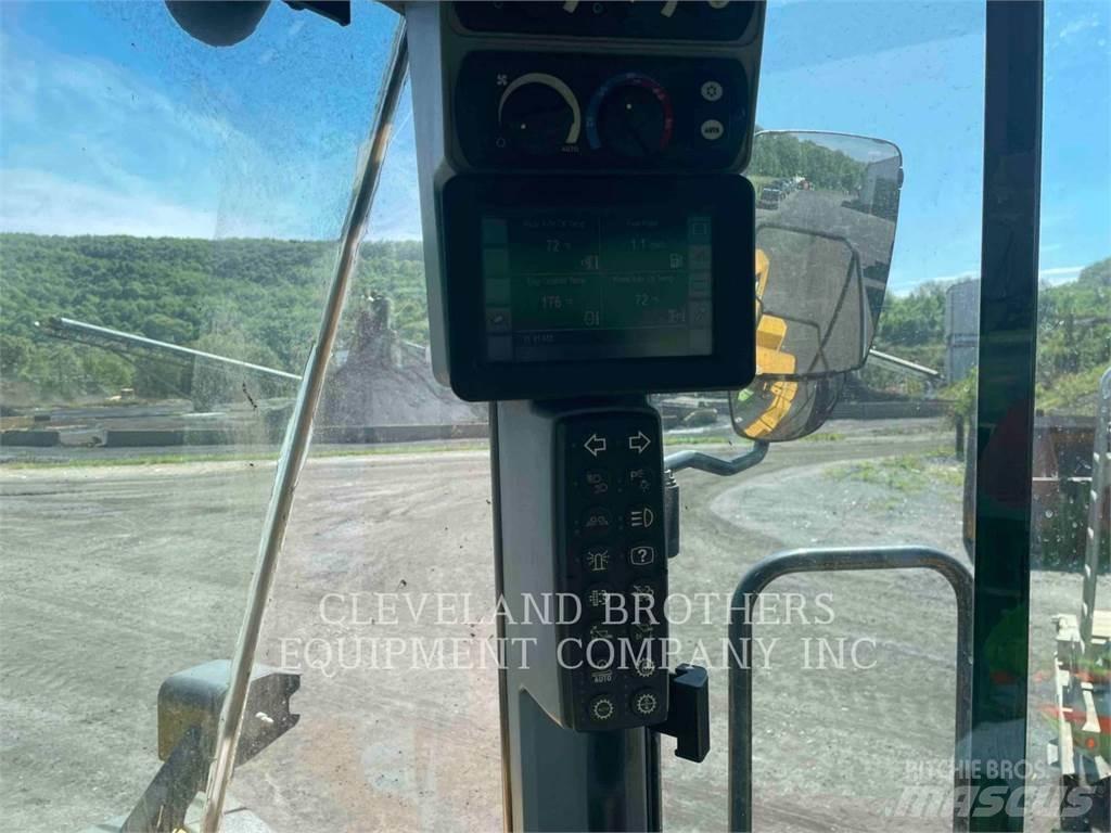 CAT 982M Pale gommate