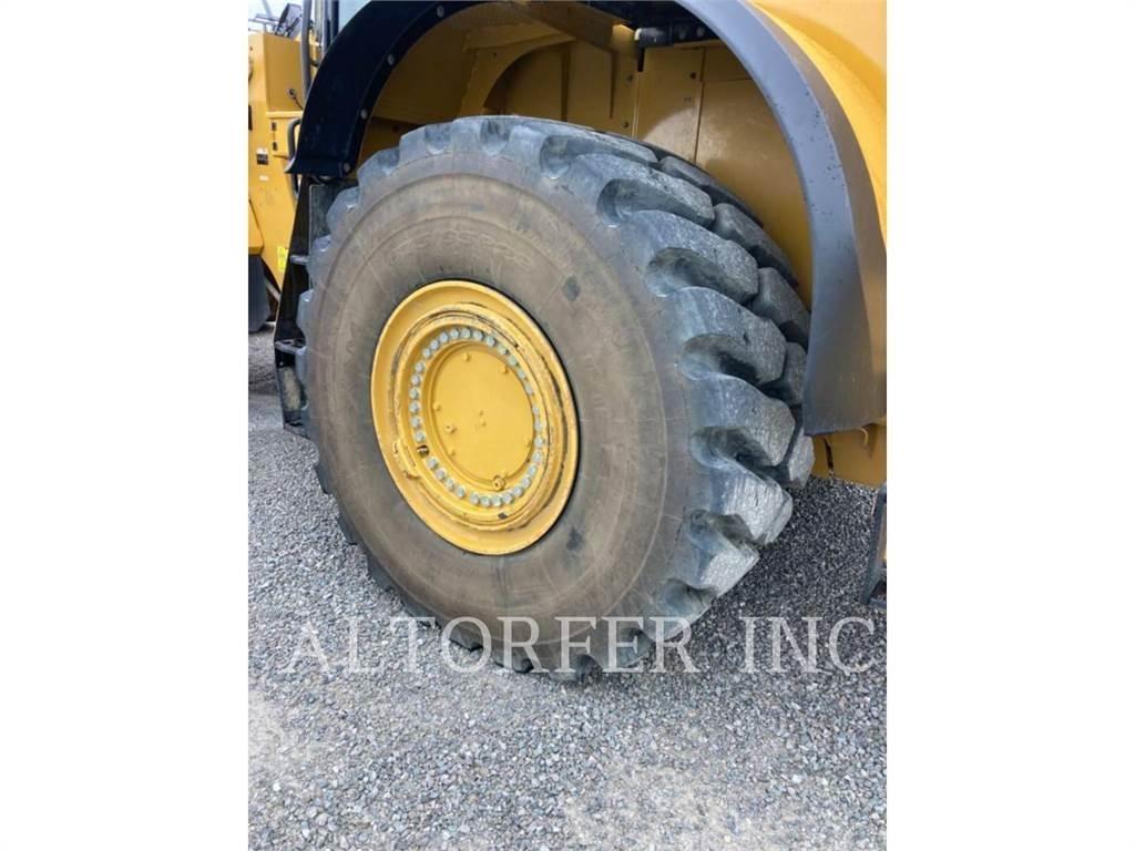 CAT 982M Pale gommate