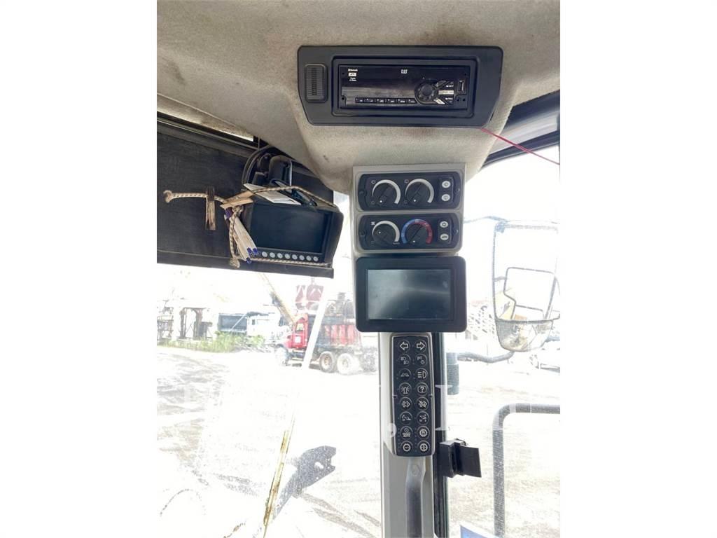 CAT 982M Pale gommate
