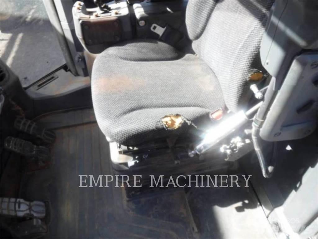 CAT 982M Pale gommate