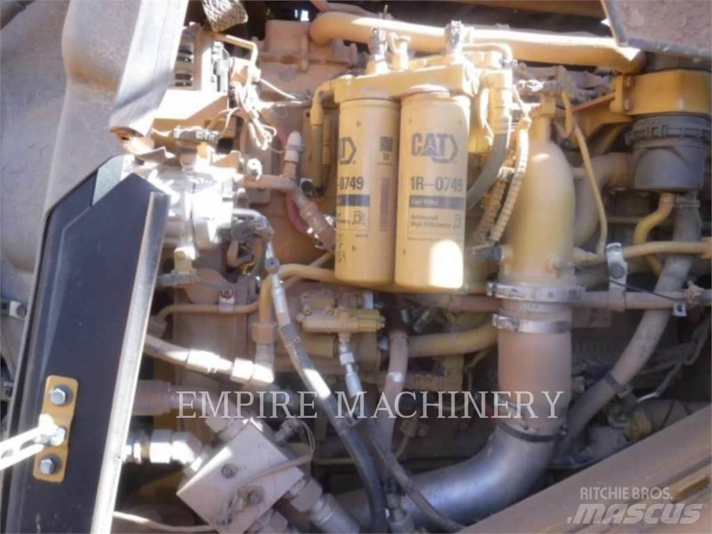 CAT 982M Pale gommate