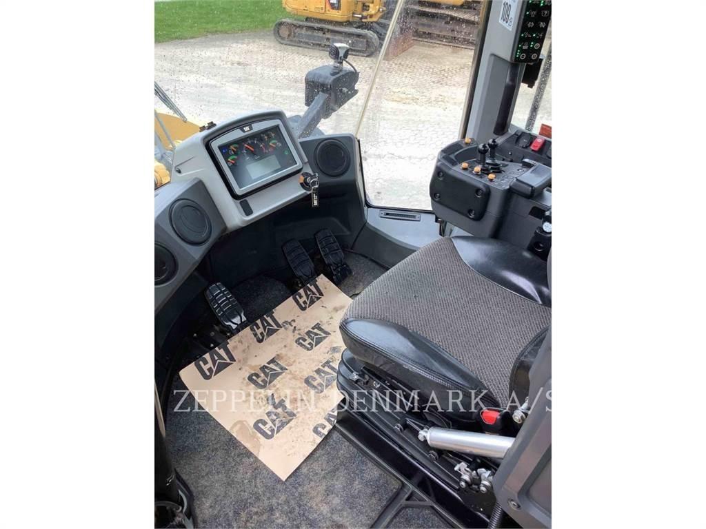 CAT 982M Pale gommate