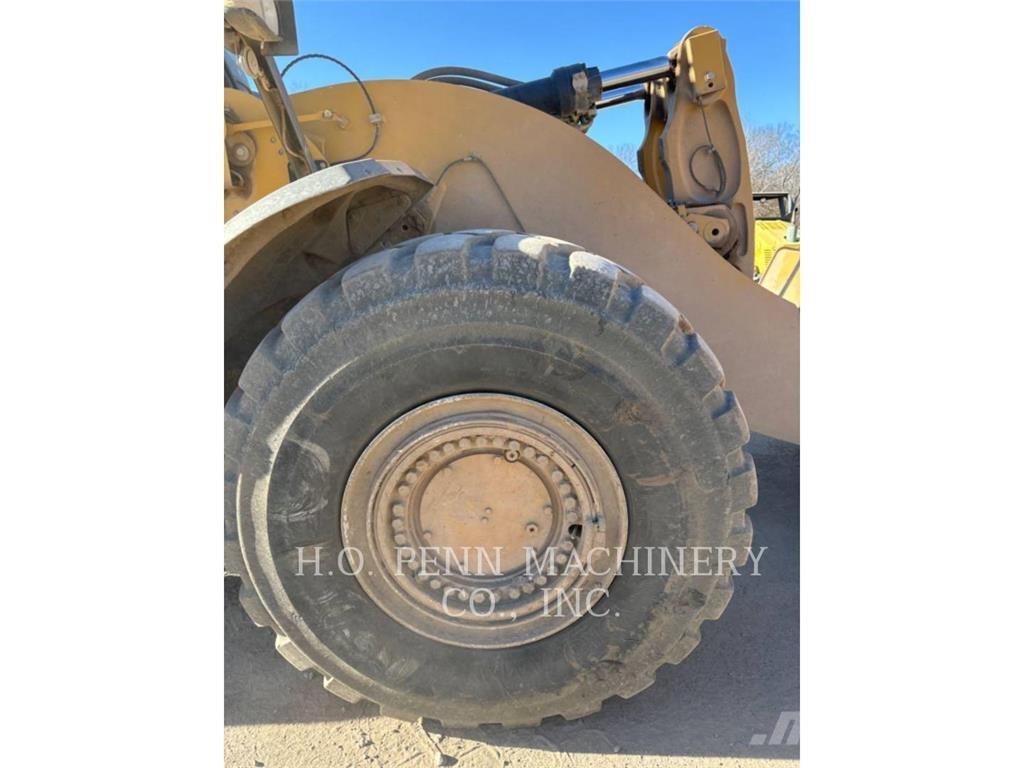 CAT 982M Pale gommate