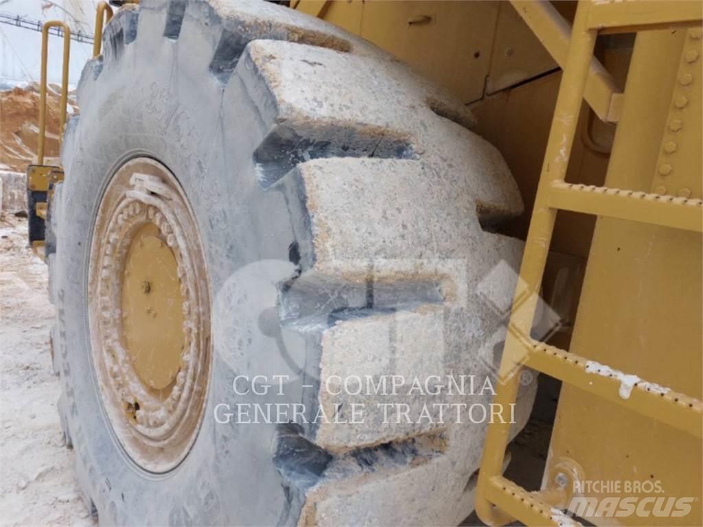 CAT 988G Pale gommate