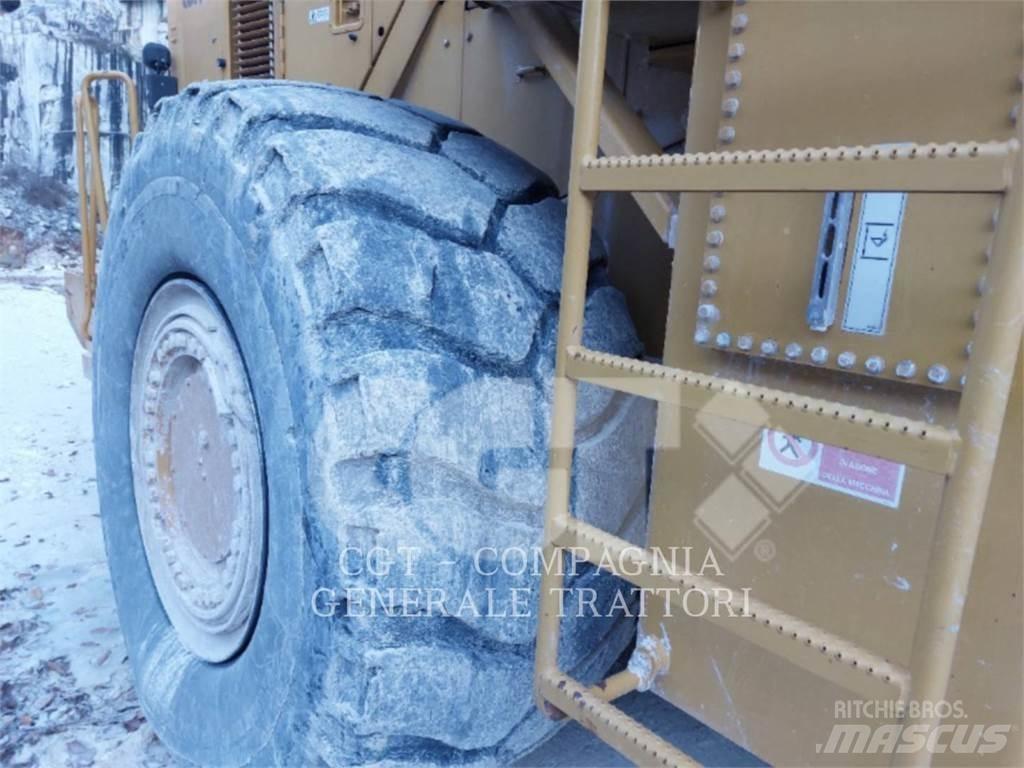 CAT 988H Pale gommate