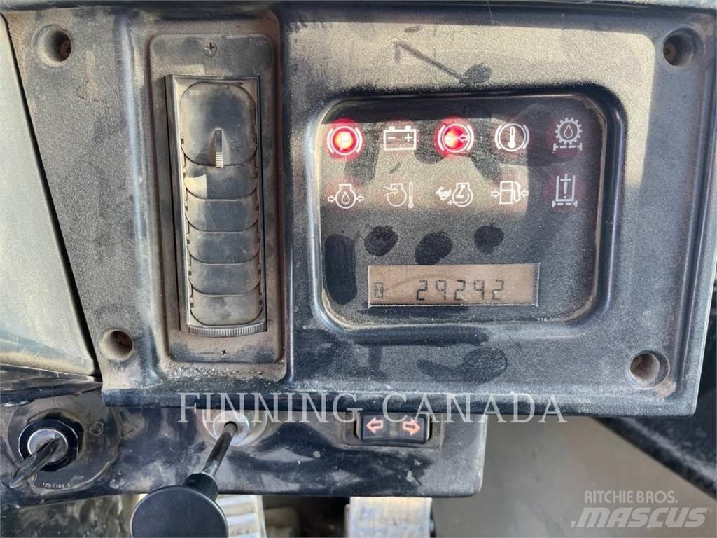 CAT 988H Pale gommate