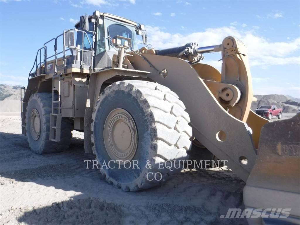 CAT 988K Pale gommate