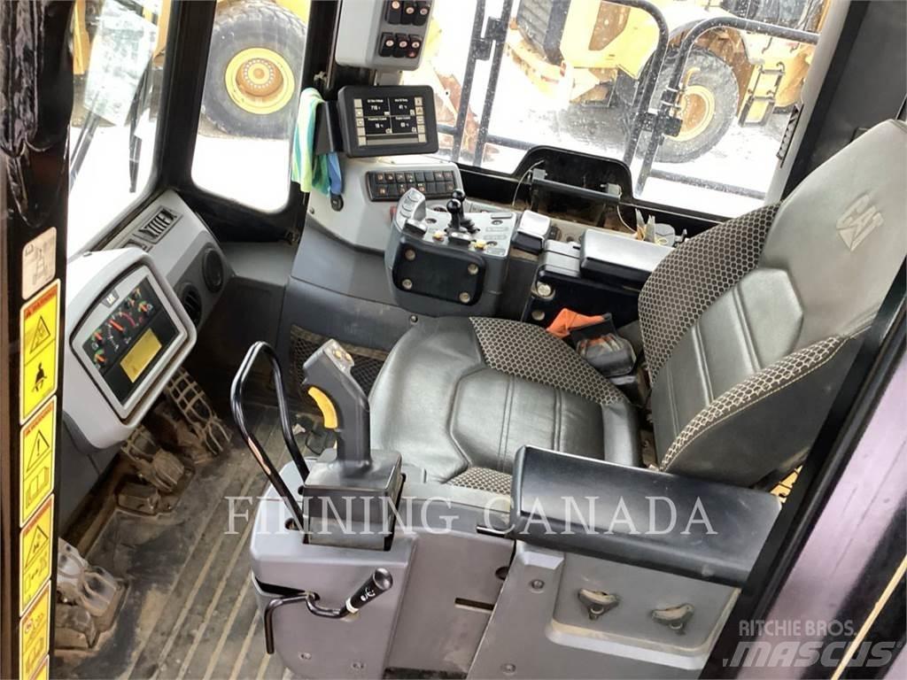 CAT 988K Pale gommate