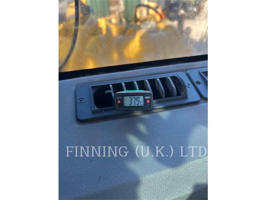 CAT 988K Pale gommate