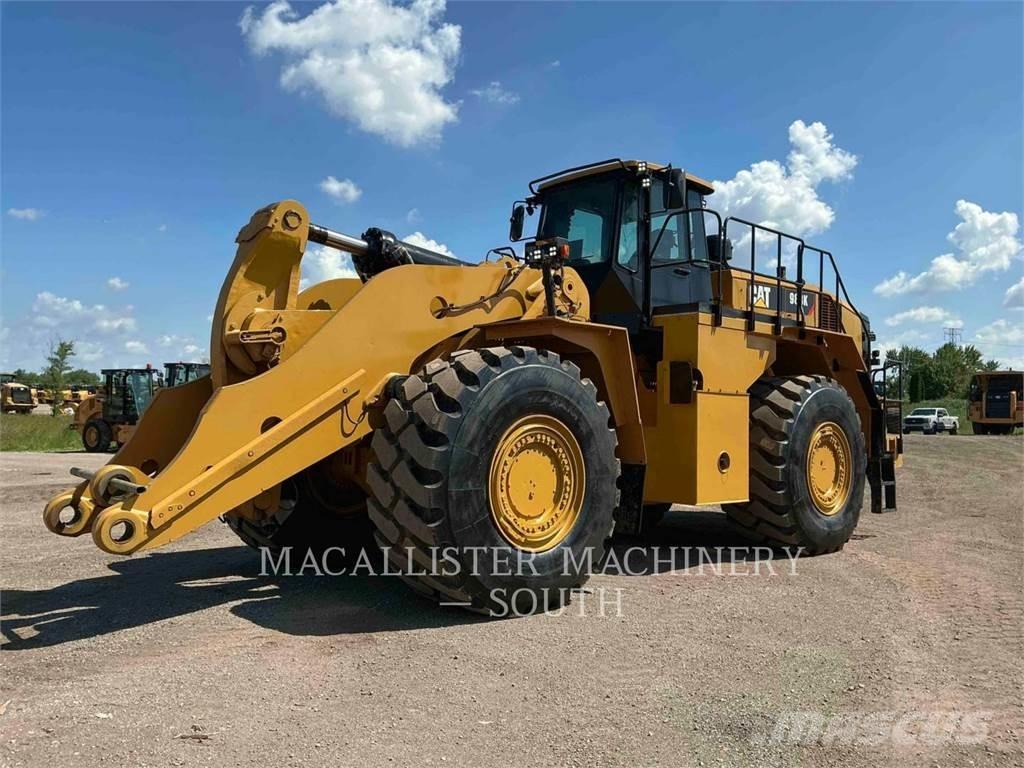 CAT 988K Pale gommate