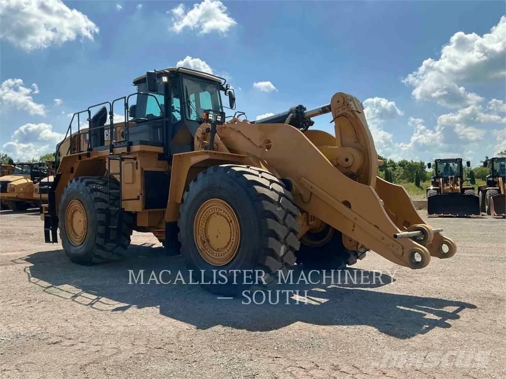 CAT 988K Pale gommate