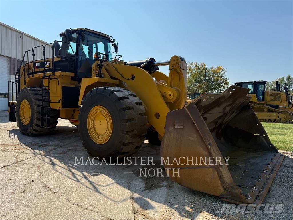 CAT 988K Pale gommate