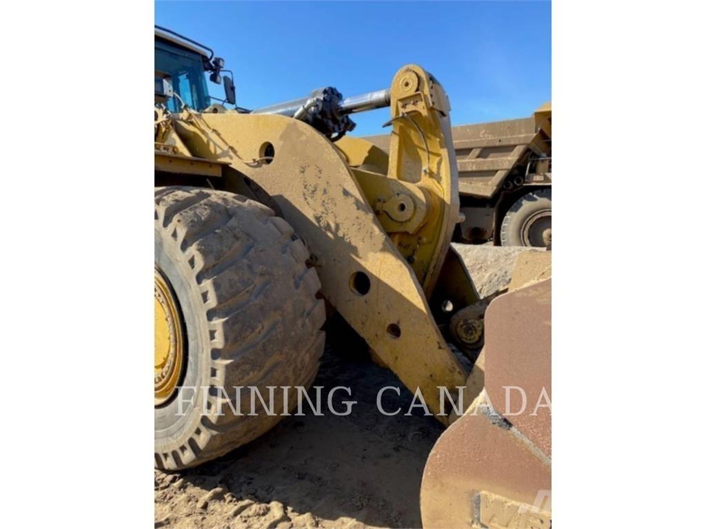 CAT 988K Pale gommate