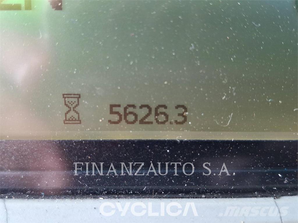 CAT 988K Pale gommate