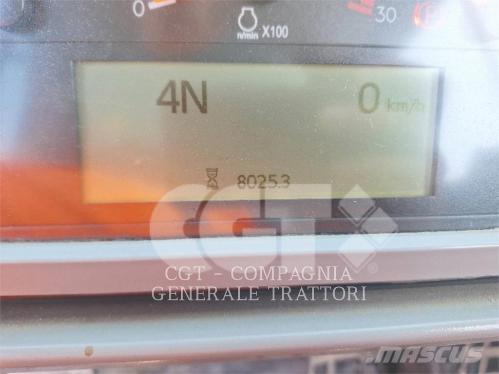 CAT 988K Pale gommate