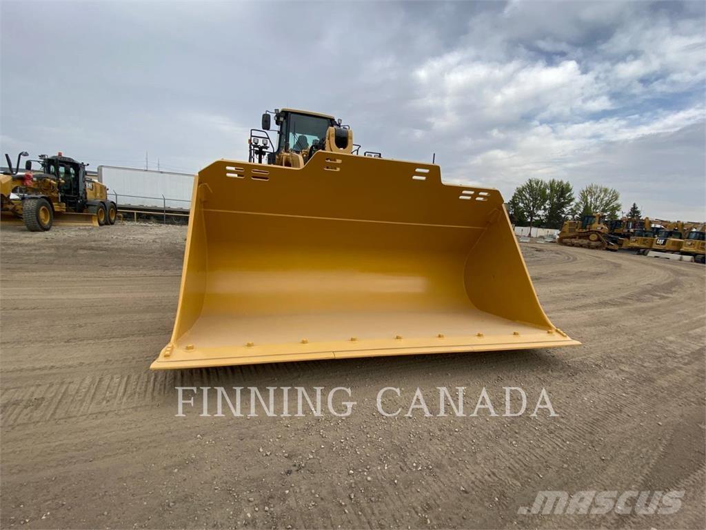 CAT 988K Pale gommate