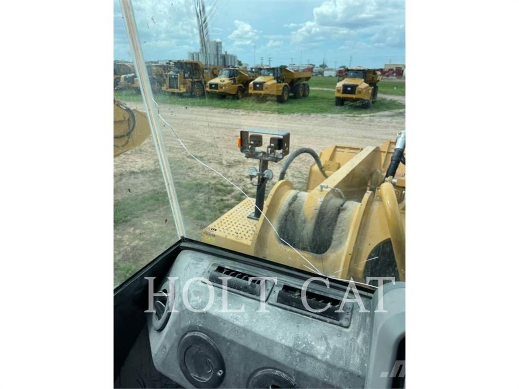 CAT 988K XE Pale gommate