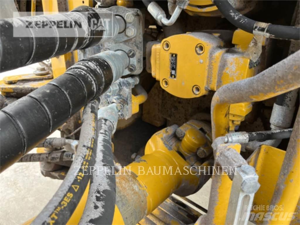 CAT 988KXE Pale gommate