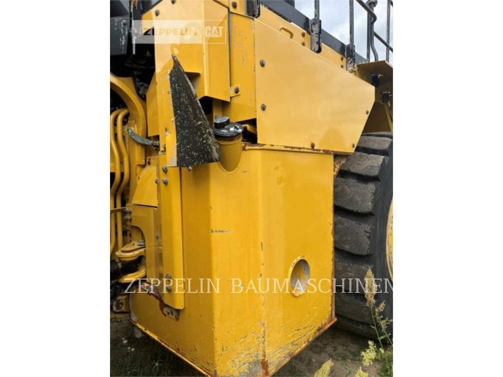 CAT 988KXE Pale gommate