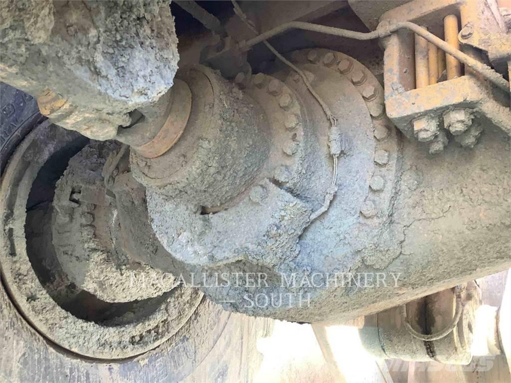 CAT 990 Pale gommate