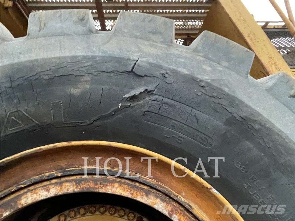 CAT 992C Pale gommate