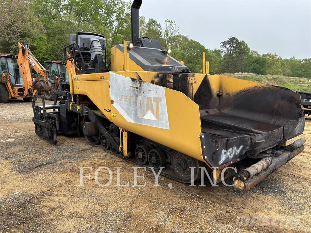 CAT AP-655D Finitrici