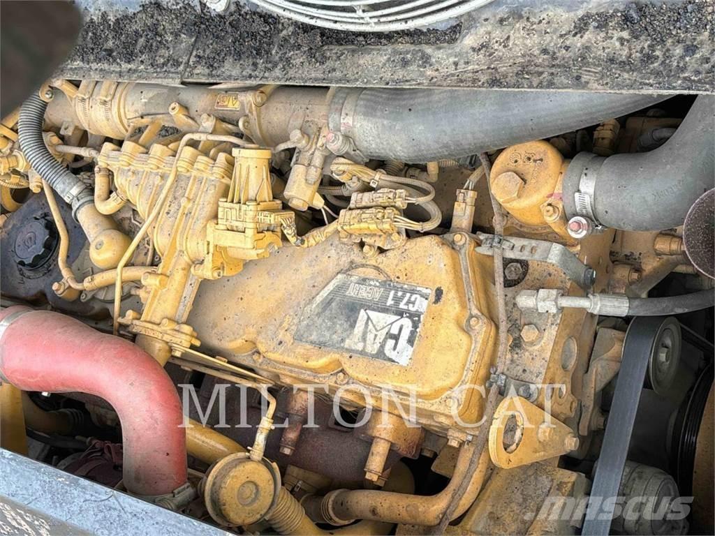 CAT AP1055F Finitrici