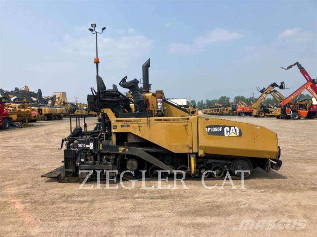 CAT AP1055F Finitrici